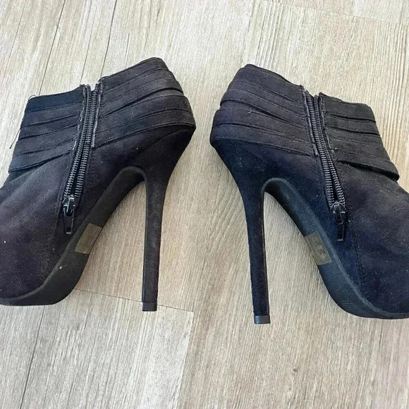 Womens Black Stiletto Ankle Bootie - 5.5 - Picture 3 of 8